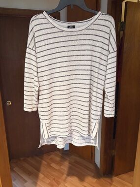 bobeau White and Black Striped Long Sleeve Tee